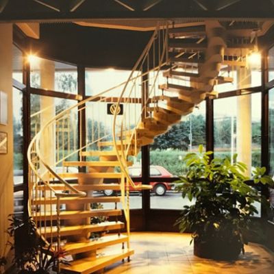 Riedlinger Natursteinwerk Freitragende Innentreppe 15