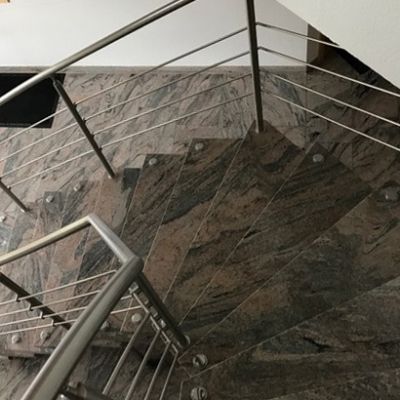 Riedlinger Natursteinwerk Freitragende Innentreppe 6