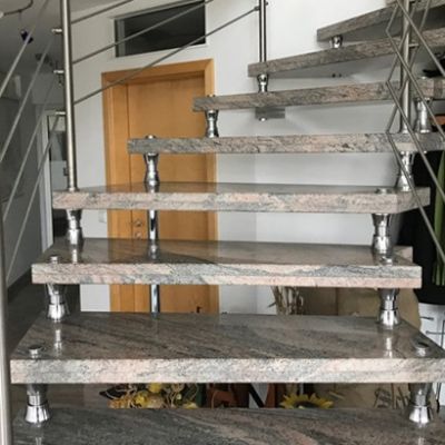 Riedlinger Natursteinwerk Freitragende Innentreppe 7