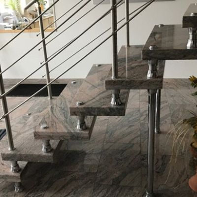 Riedlinger Natursteinwerk Freitragende Innentreppe 9